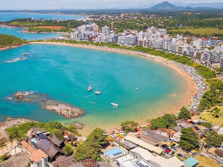Praia de Peracanga , em Guarapari, Espírito Santo