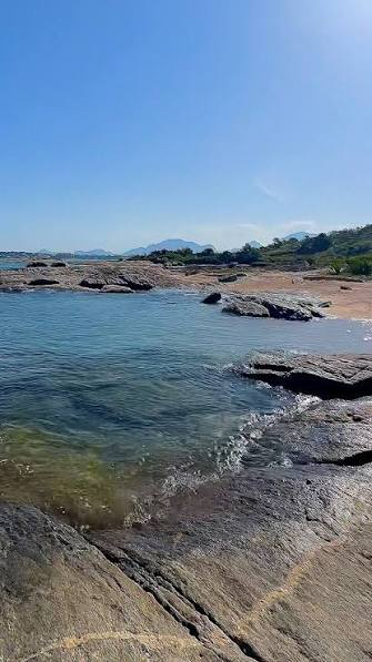 Praia João Secchin, em Guarapari, Espírito Santo