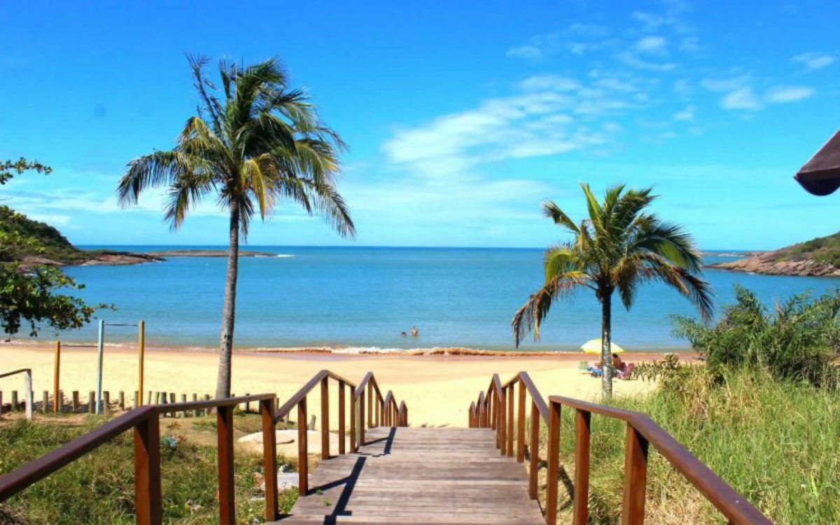Praia de Bacutia, em Guarapari, Espírito Santo