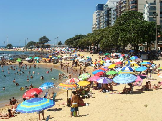 Praia das Castanheiras, em Guarapari, Espírito Santo