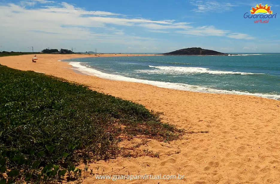 Praia de Setiba Pina, em Guarapari, Espírito Santo